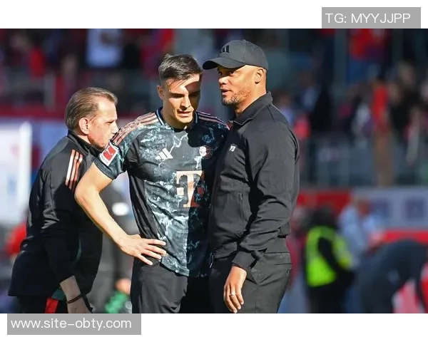 法尔克透露拜仁欲续约凯恩并关注巴甲前锋维托尔的转会可能性 法尔克透露拜仁欲续约凯恩并关注巴甲前锋维托尔的转会可能性