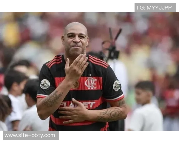 国米官方社交媒体分享图拉姆与阿德里亚诺合影瞬间前辈签名传承情怀 国米官方社交媒体分享图拉姆与阿德里亚诺合影瞬间前辈签名传承情怀