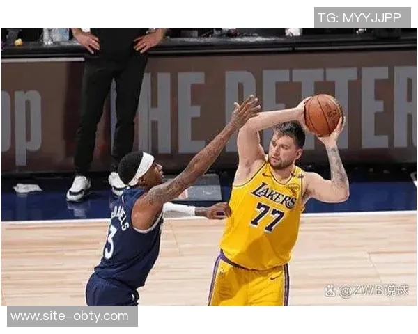 东契奇赛前状态良好决定出战球队配合默契多次命中三分球 东契奇赛前状态良好决定出战球队配合默契多次命中三分球